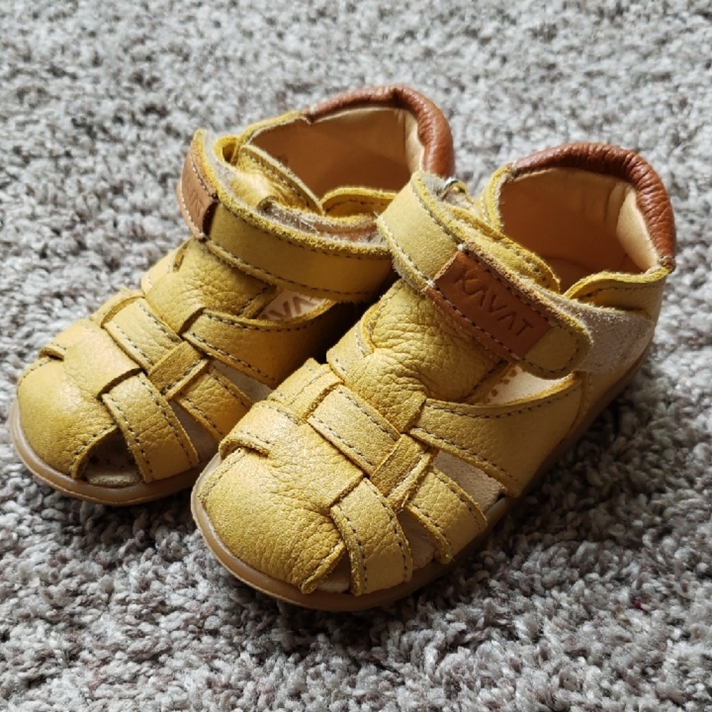 EUC Kavat Yellow Leather Toddler Sandals Size 21 Euro Made in Sweden